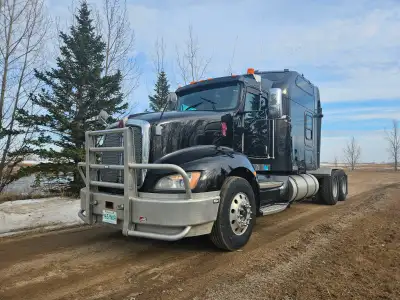 2009 Kenworth T660 with Cummins ISX engine - 425 HP. Fresh oil change and top end set. 13 speed tran...