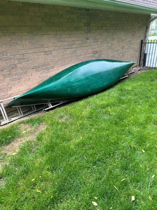 16 Foot Kevlar Canoe in Canoes, Kayaks & Paddles in City of Toronto - Image 6