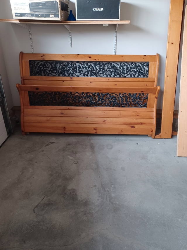 Bed frame Beds & Mattresses Calgary Kijiji