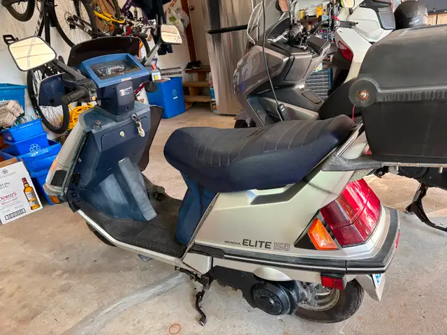 1985 Honda Elite CH150 in Scooters & Pocket Bikes in Norfolk County - Image 5
