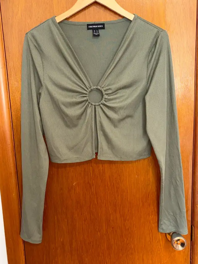 Women’s Top in Women's - Tops & Outerwear in Winnipeg - Image 2