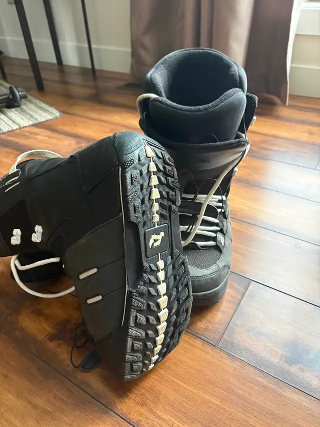 SNOWBOARD BOOTS in Snowboard in Edmonton - Image 7