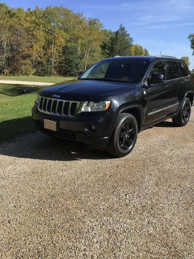 2011 JEEP GRAND CHEROKEE LAREDO X