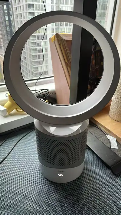 Dyson Pure Cool Link™ DP01 purifying desk fan (White/Silver)., View more