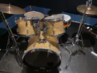 Pearl Export Drum Set w/maple wrap 