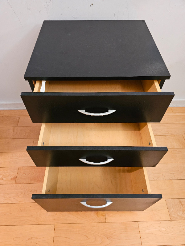 Black 3 drawer cabinet on wheels dans Bibliothèques et étagères  à Ville de Montréal - Image 4