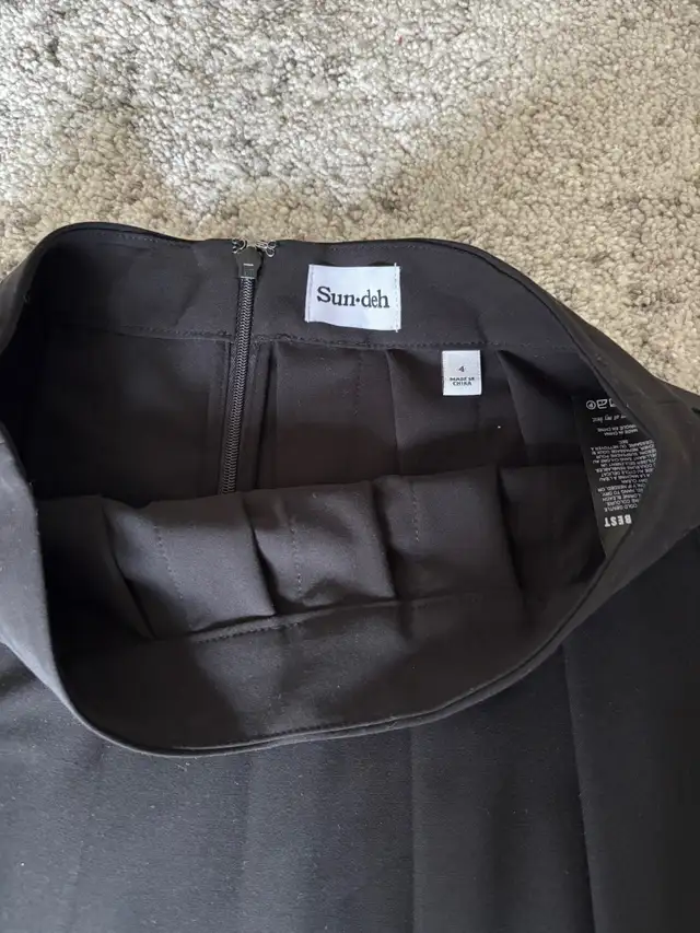 Arizia mini skirt black in Women's - Bottoms in City of Toronto - Image 3