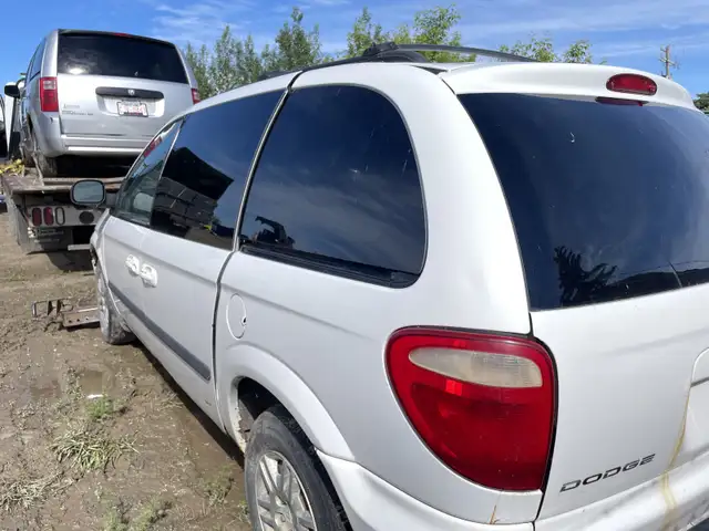 Turn your unwanted damaged or junk car to cash in Cars & Trucks in St. Albert - Image 5