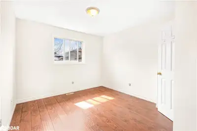 Bright and Spacious Upper Floor Room Available for Rent! If you're seeing this post, the room is sti...