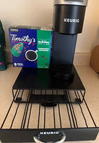 Machine à café Keurig + cassette à rangement pour capsules, View more