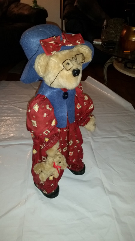 Decorative stuffed bear. in Home Décor & Accents in City of Halifax - Image 3