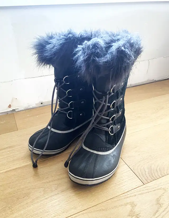 Sorel - Joan of Arctic - Winter Boots in Women's - Shoes in Oakville / Halton Region - Image 2
