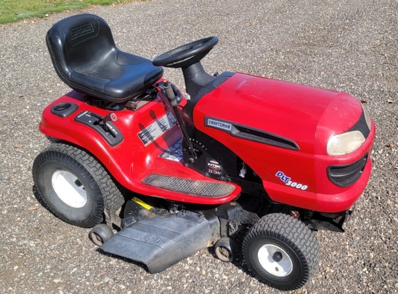 Craftsman 22hp Lawn Tractor w/ Mower Lawnmowers & Leaf Blowers