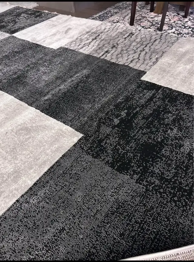 Rug features a geometric design with varying in Rugs, Carpets & Runners in Markham / York Region - Image 5