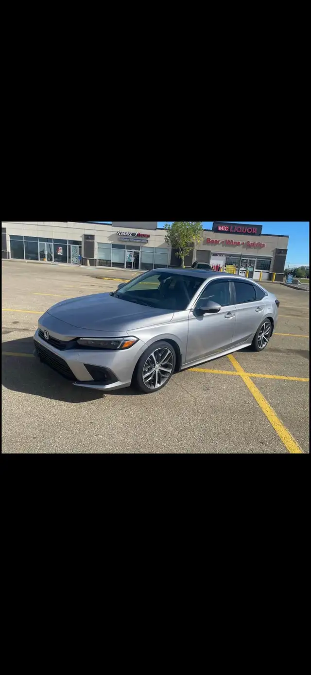 2022 Honda Civic touring low kilometres runs great