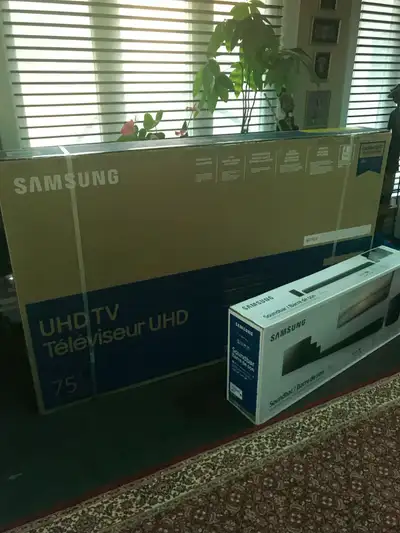Almost new, matching sound bar available and bracket for wall mounting. Message me for more informat...