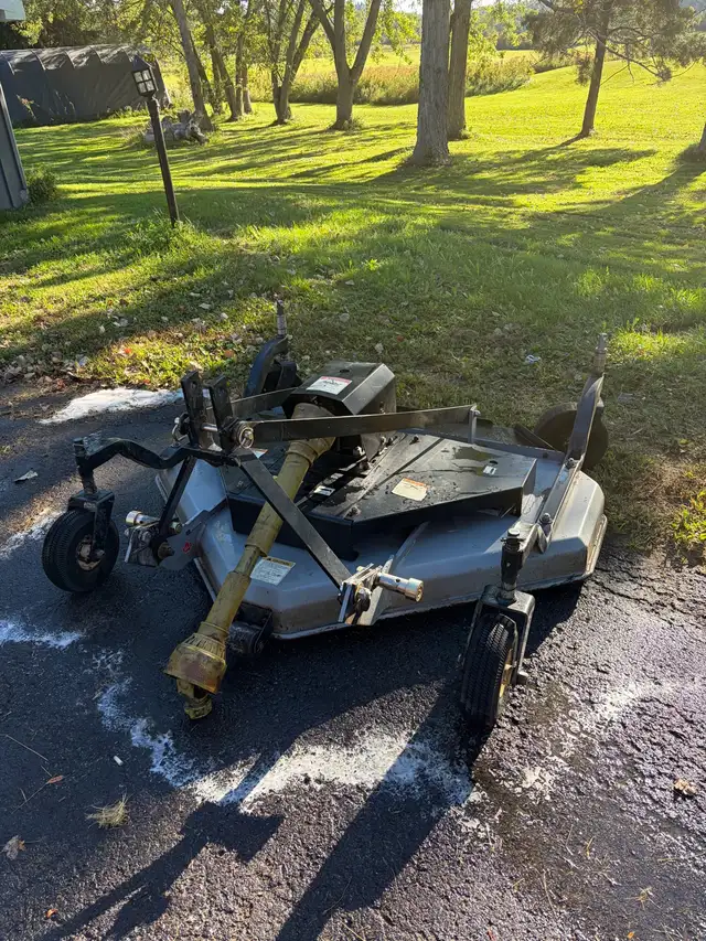 Walco Douglas 60” Finishing Mower in Lawnmowers & Leaf Blowers in Kingston - Image 3