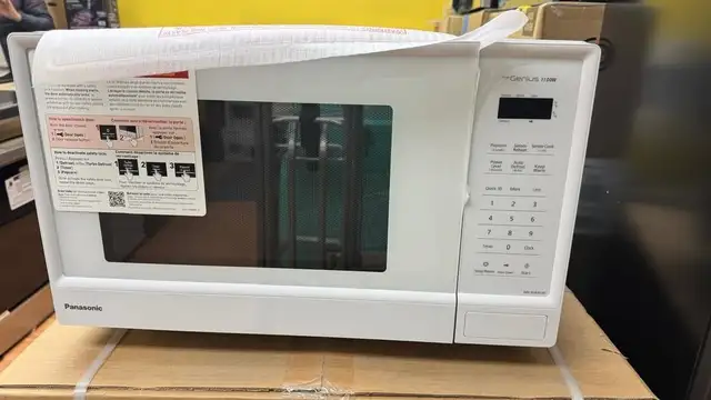 Panasonic 1.3 Cu. Ft. 1100W Countertop Microwave Oven – White in Microwaves & Cookers in Mississauga / Peel Region - Image 2