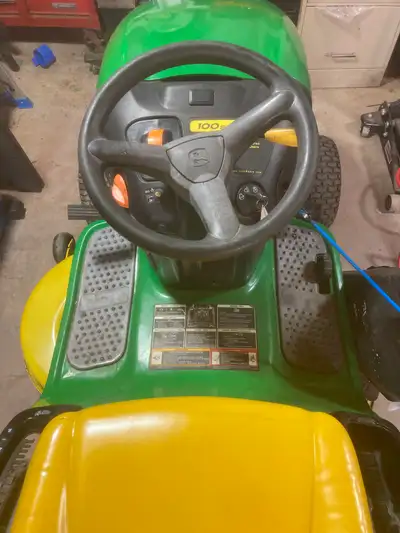 Tracteur à gazon, View more