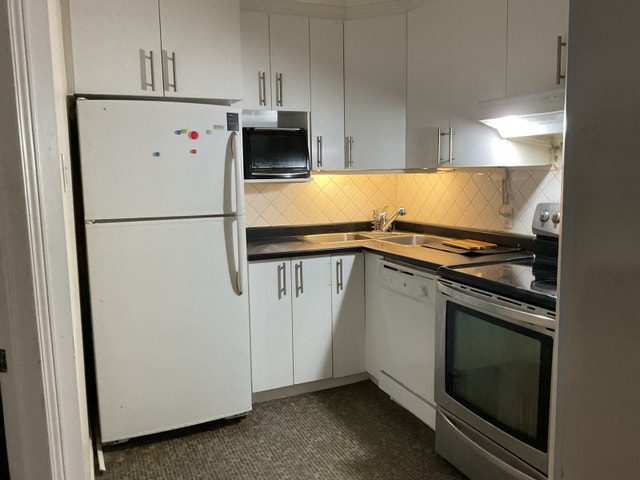 Joli appartement à louer près du métro Berri UQAM — photo 1