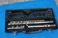 Yamaha YFL-225N Student Flute w/ Original Hardshell CaseThis is