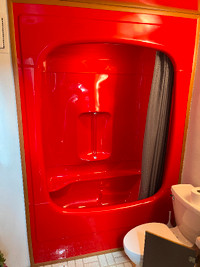 Retro red Tub/Shower