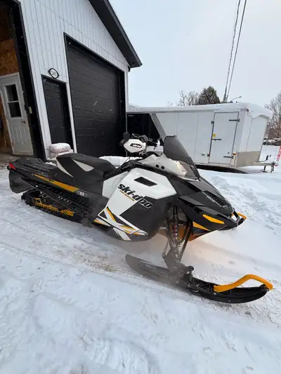 Renegade x 1200 Vente particulier Moteur extrêmement fiable et économiques, très propre, machine imp...