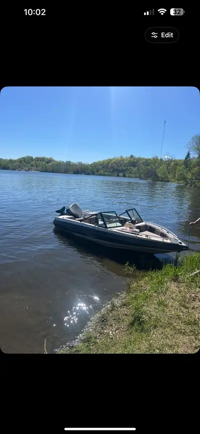 15ft bow rider with 90hp V4 evinrude, hydraulic tilt, stainless prop runs good, floats good. trailer...