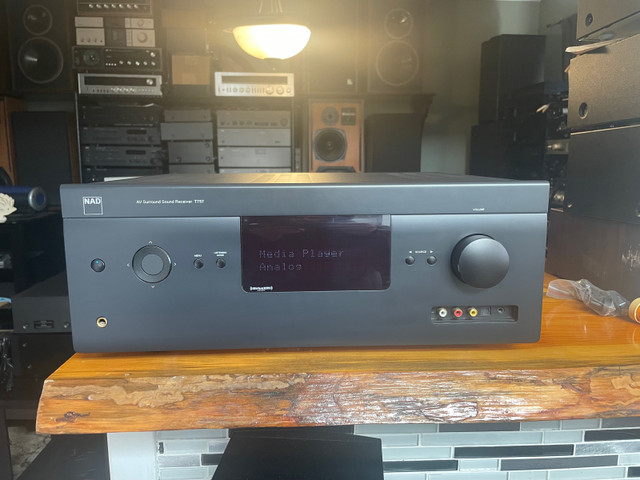 Mint NAD T757 receiver w/remote and mic in Stereo Systems & Home Theatre in Oshawa / Durham Region