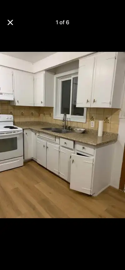 All inclusive three bedrooms house main floor,utilities and Internet , shared laundry in basement ,...