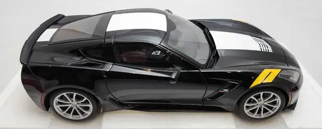 Chevrolet Corvette C7 Grand Sport Black 1:18 Autoart Rare BNIB in Arts & Collectibles in Kawartha Lakes - Image 5