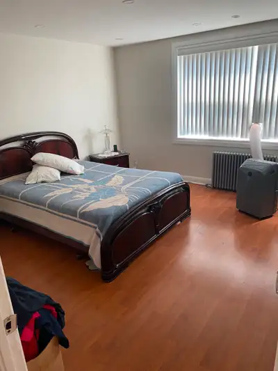 3 Bedroom Apartment for Rent/LEASE - Queensway/Islington