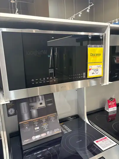 LG clearance Microwave. Clearance pricing $298! Only at Thw Brick Lethbridge