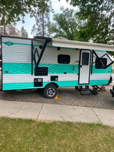 EXCELLENT condition. VERY CLEAN. GREAT starter camper. GOOD tires, NEW battery. 1 year transferable...