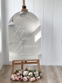 Silver Mirror Acrylic Arch Welcome Sign | Wedding Welcome Signs