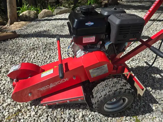 Stump grinder in Outdoor Tools & Storage in Owen Sound - Image 3
