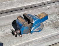 Record No. 4 Bench Vise 4 1/2" weighs 19kg Made in England