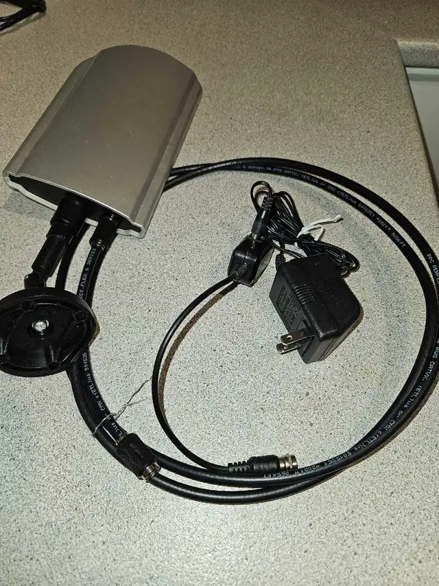 Antenne TV Amplifiée in Video & TV Accessories in Québec City - Image 2