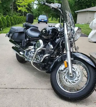 Beautiful shape yamaha vstar 650 silverado edition