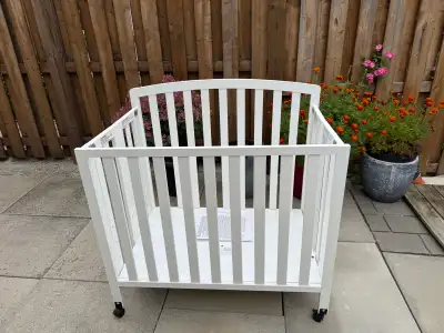 Million Dollar Baby Co. Mini Crib, View more