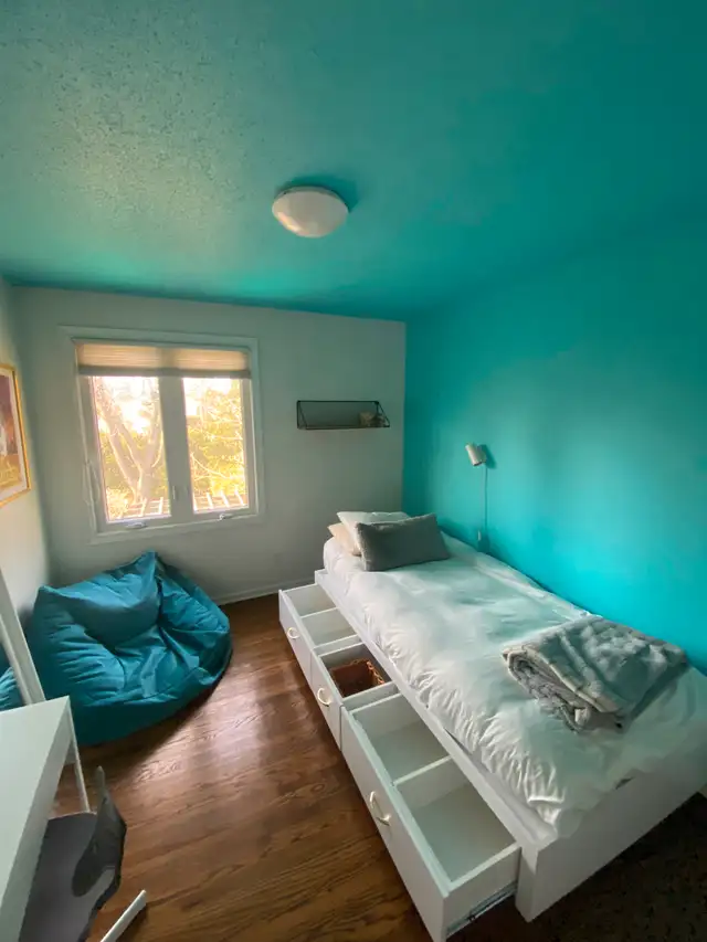 NEW PRICE Room for Rent- Algonquin College Area Available Oct. 163735894544897120
