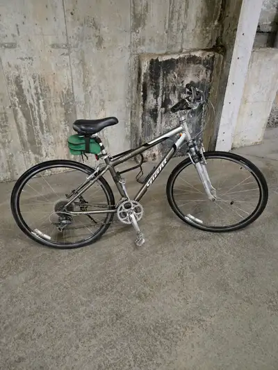 Vélo hybride Giant Innova UNISEXE - Giant Innova hybrid bicycle, View more