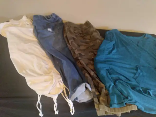 1xl women's clothing  in Women's - Bottoms in Delta/Surrey/Langley - Image 2