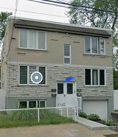 Idéal pour étudiante femme Disponible à partir du 1er décembre ou avant Chambre semi meublé dans un...