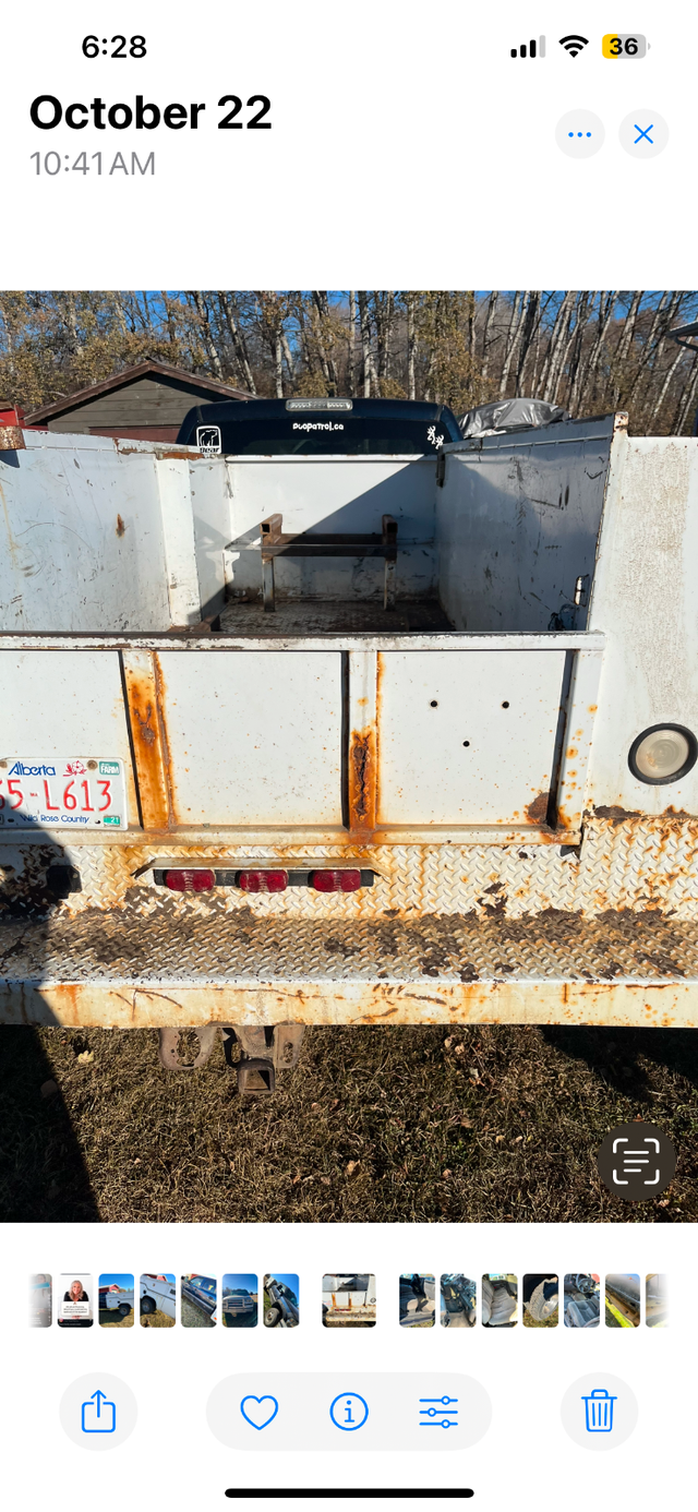 2004 Chevy Duramax LLY 3500 in Cars & Trucks in Red Deer - Image 9