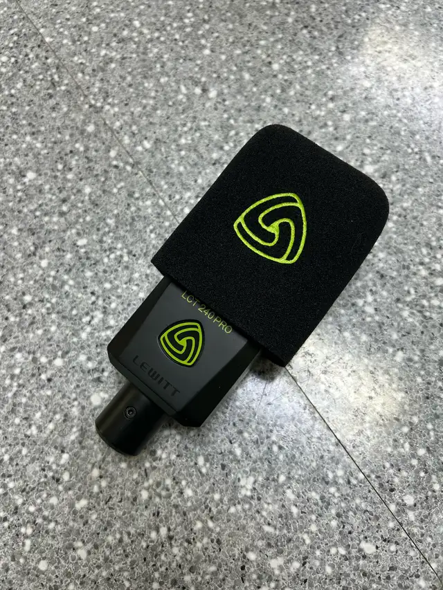 Lewitt LCT 240 Pro Microphone63654759371521120