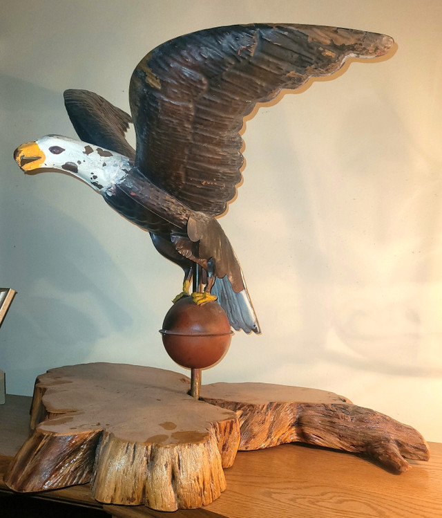 Mounted Metal Eagle Weather Vane in Arts & Collectibles in Lethbridge