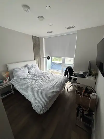 Looking to lease out a room in a 2 Bed 2 Bath apartment in SoHo Italia. Bedroom is an ensuite. Looki...