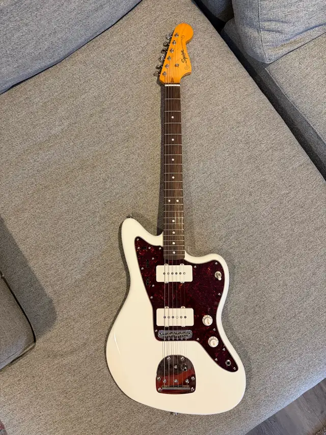 Fender Squier Jazz Master533465087691335682
