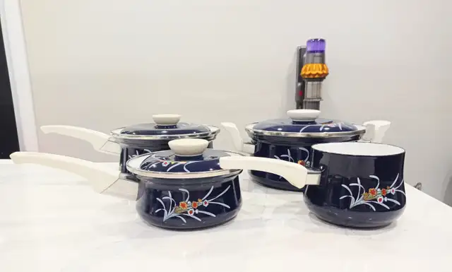 Sanko Ware Kikyo Enamel Cookware Set 7pc - Made in Japan in Kitchen & Dining Wares in Oakville / Halton Region - Image 3
